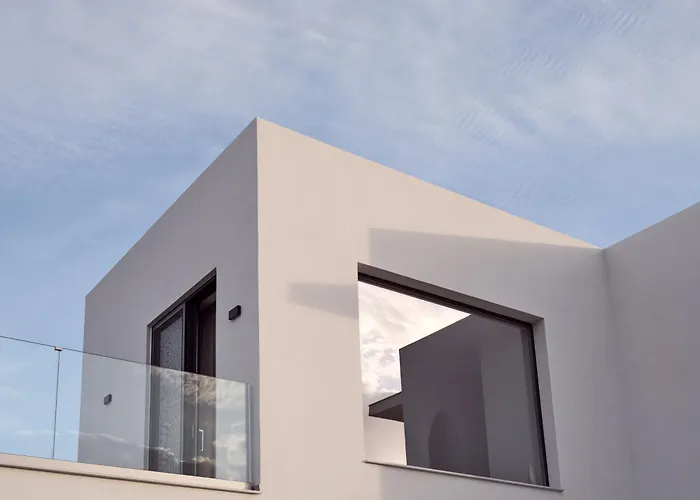 فيلة Akra Villa, A Cliffside Escape With Pure Seaviews, By Thinkvilla Plános