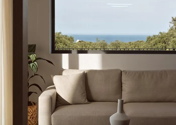 فيلة Akra Villa, A Cliffside Escape With Pure Seaviews, By Thinkvilla *