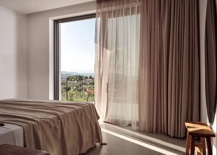 Akra Villa, A Cliffside Escape With Pure Seaviews, By Thinkvilla Plános